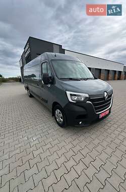Грузовой фургон Renault Master 2023 в 