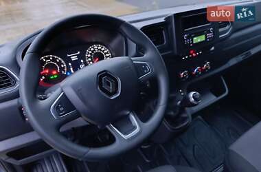 Грузовой фургон Renault Master 2023 в 