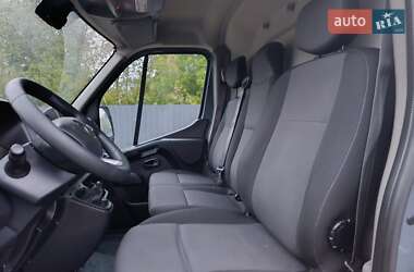 Грузовой фургон Renault Master 2023 в 