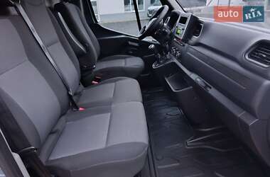 Грузовой фургон Renault Master 2023 в 