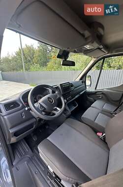 Грузовой фургон Renault Master 2022 в 