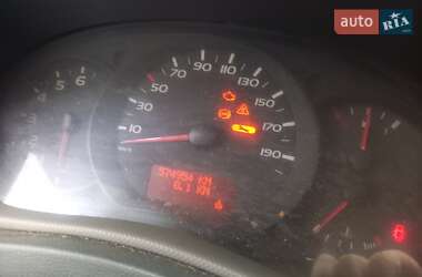 Грузовой фургон Renault Master 2012 в 