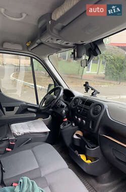 Грузовой фургон Renault Master 2012 в 