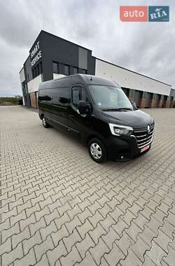 Грузопассажирский фургон Renault Master 2023 в 