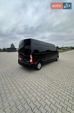 Грузопассажирский фургон Renault Master 2023 в 
