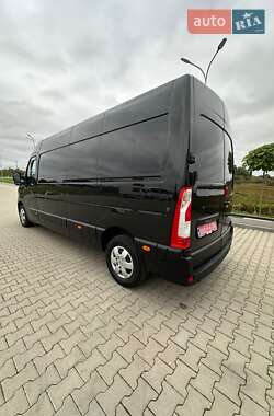 Грузопассажирский фургон Renault Master 2023 в 