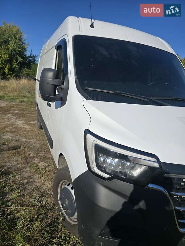 Грузовой фургон Renault Master 2020 в 