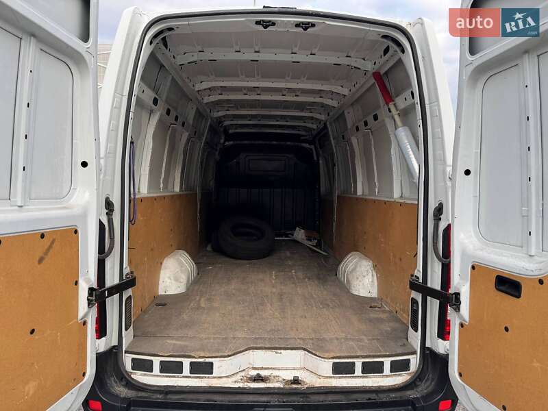 Грузовой фургон Renault Master 2017 в Львове