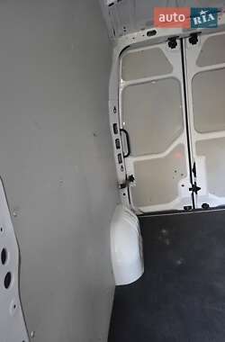 Грузовой фургон Renault Master 2021 в 