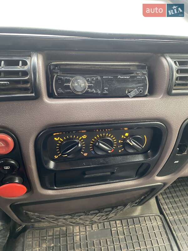 Грузовой фургон Renault Master 2001 в Житомире