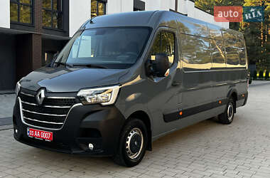 Грузовой фургон Renault Master 2022 в 