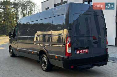 Грузовой фургон Renault Master 2022 в 