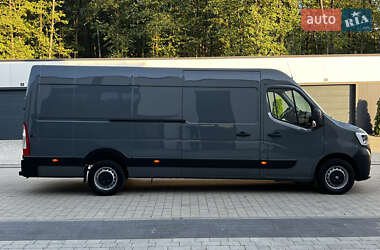 Грузовой фургон Renault Master 2022 в 