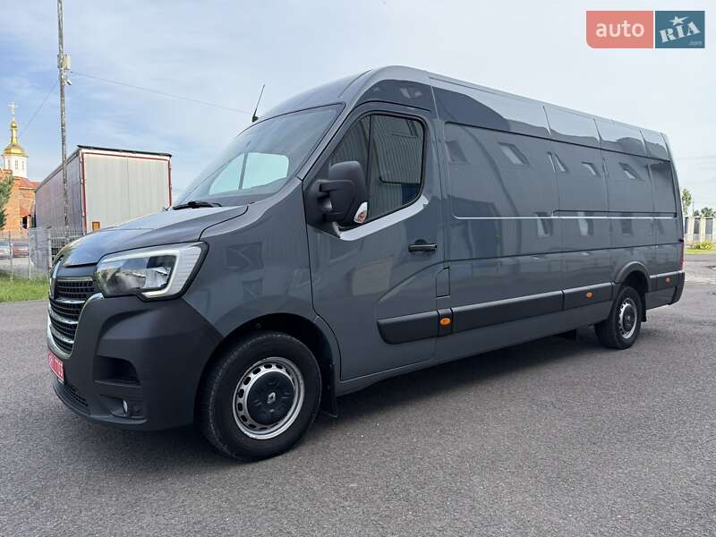 Грузовой фургон Renault Master 2023 в 