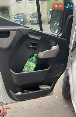 Грузовой фургон Renault Master 2016 в 