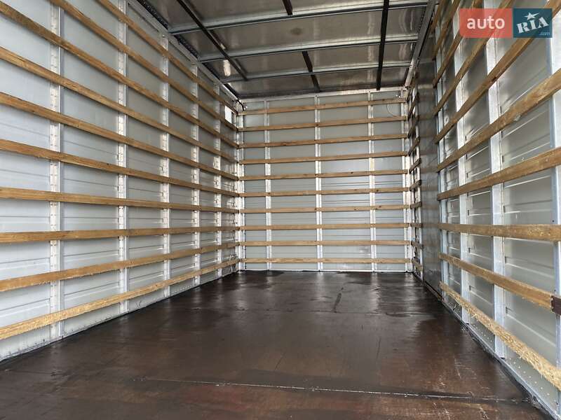 Грузовой фургон Renault Master 2018 в Хусте