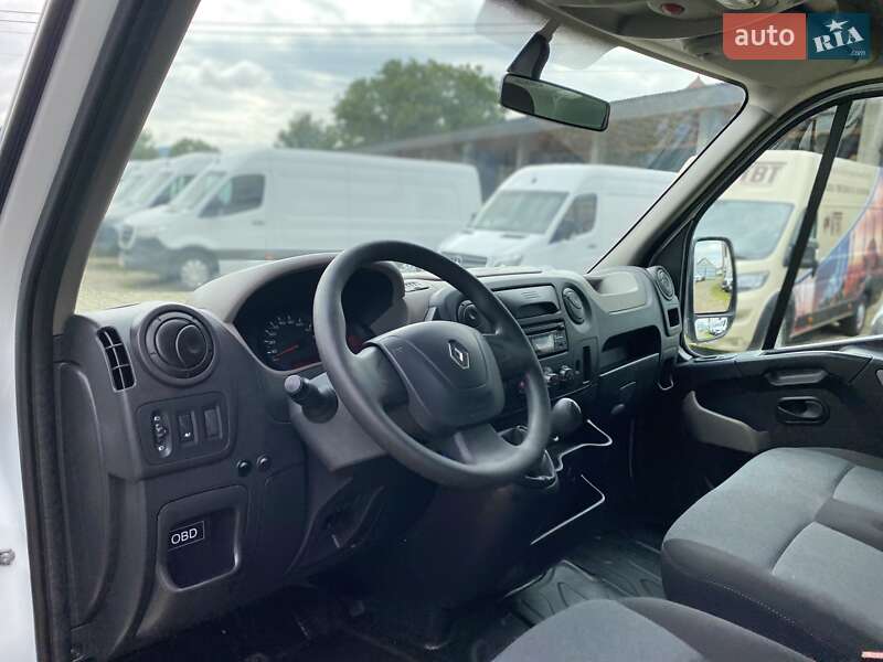 Грузовой фургон Renault Master 2018 в Хусте