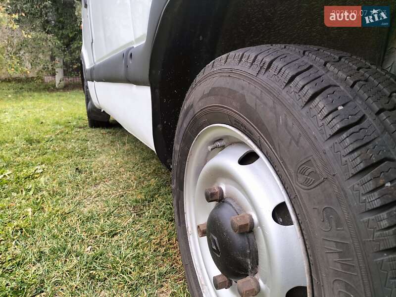 Грузовой фургон Renault Master 1998 в Куликовке