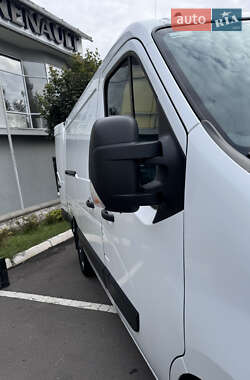 Грузовой фургон Renault Master 2019 в 