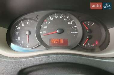 Грузовой фургон Renault Master 2013 в 
