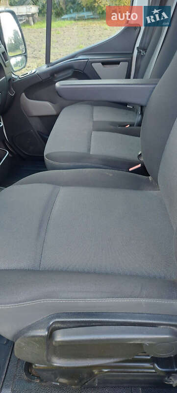 Грузовой фургон Renault Master 2011 в Сокале