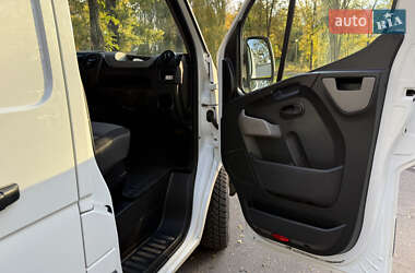 Грузовой фургон Renault Master 2015 в 