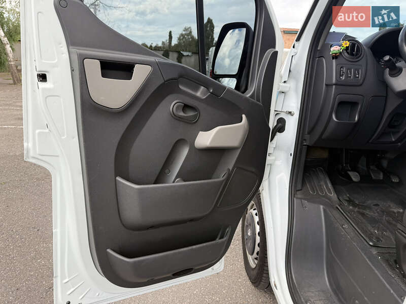 Грузовой фургон Renault Master 2017 в Харькове