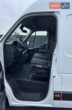 Грузовой фургон Renault Master 2022 в 