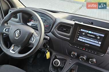 Грузовой фургон Renault Master 2022 в 