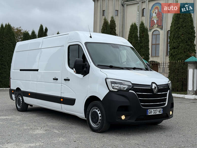 Грузовой фургон Renault Master 2022 в 