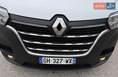Грузовой фургон Renault Master 2022 в 