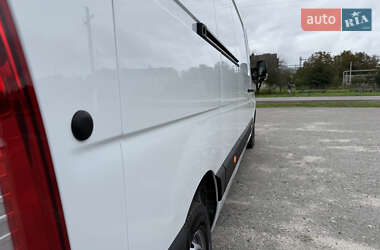 Грузовой фургон Renault Master 2022 в 