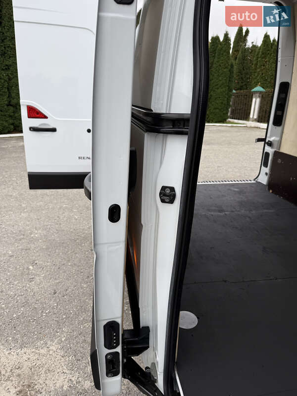 Грузовой фургон Renault Master 2022 в Дубно