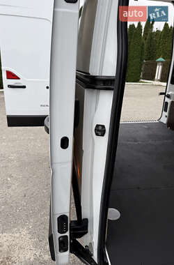 Грузовой фургон Renault Master 2022 в 