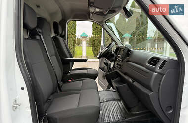 Грузовой фургон Renault Master 2022 в 