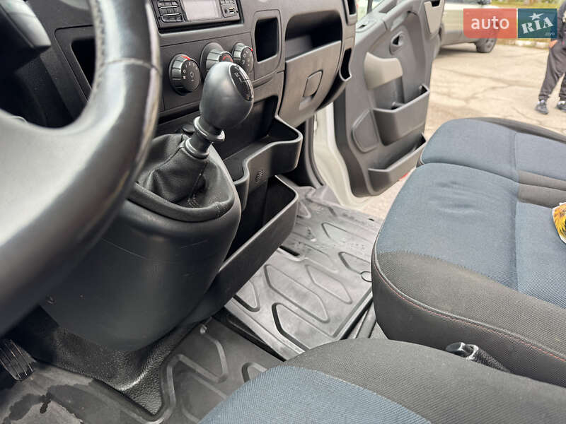Вантажний фургон Renault Master 2012 в Києві