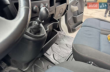 Грузовой фургон Renault Master 2012 в 