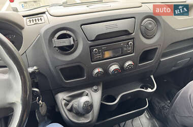 Грузовой фургон Renault Master 2012 в 