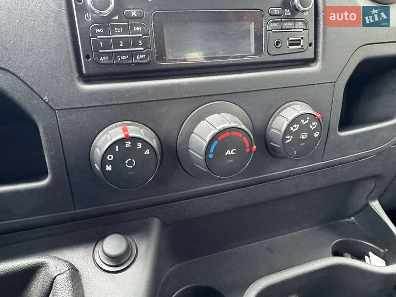 Вантажний фургон Renault Master 2012 в Києві