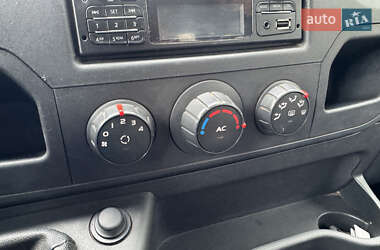 Грузовой фургон Renault Master 2012 в 