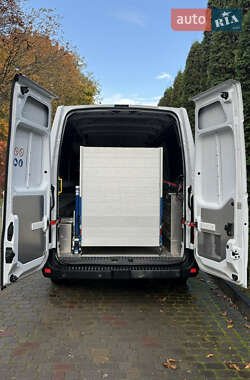 Вантажний фургон Renault Master 2021 в 