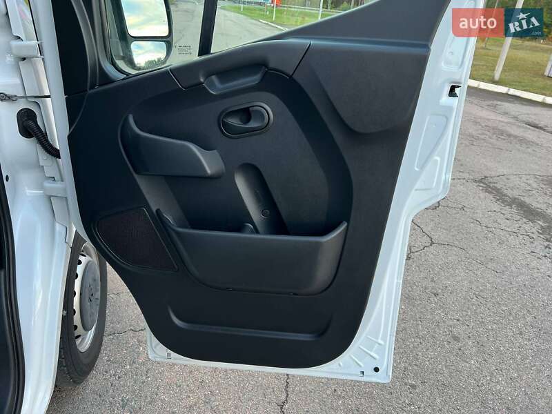 Тентованый Renault Master 2021 в Киеве