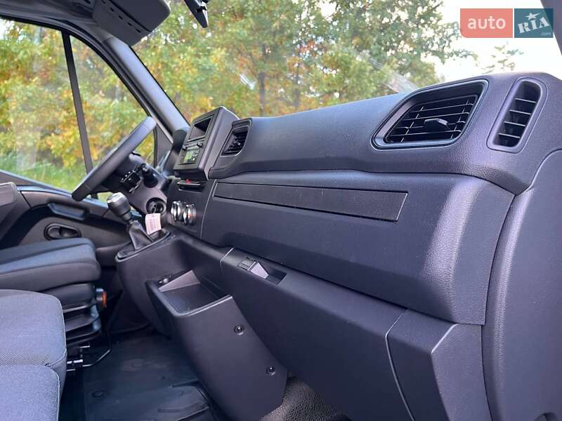 Тентованый Renault Master 2021 в Киеве