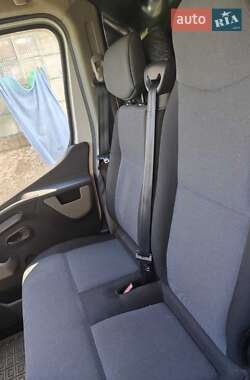 Микроавтобус грузовой (до 3,5т) Renault Master 2016 в 