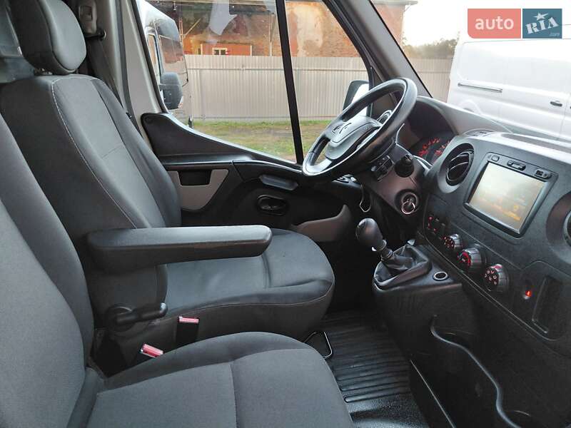 Грузовой фургон Renault Master 2017 в Ивано-Франковске