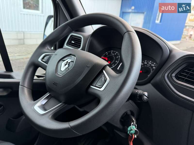 Тентованый Renault Master 2022 в Киеве