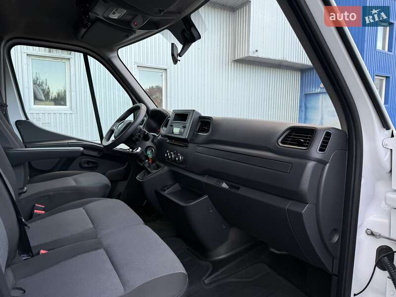 Тентованый Renault Master 2022 в Киеве