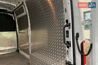Вантажний фургон Renault Master 2021 в 