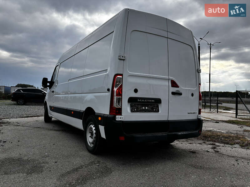 Грузовой фургон Renault Master 2016 в Умани