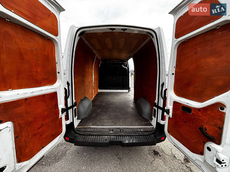 Грузовой фургон Renault Master 2016 в Умани